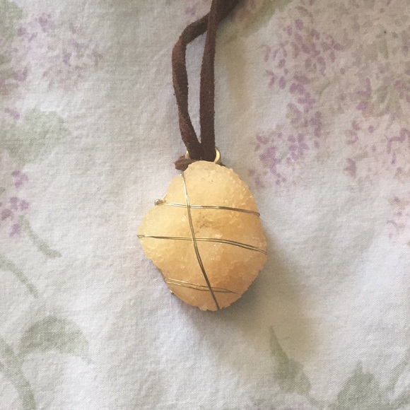 Pink Geode/Rock Necklace - Picture 4 of 4